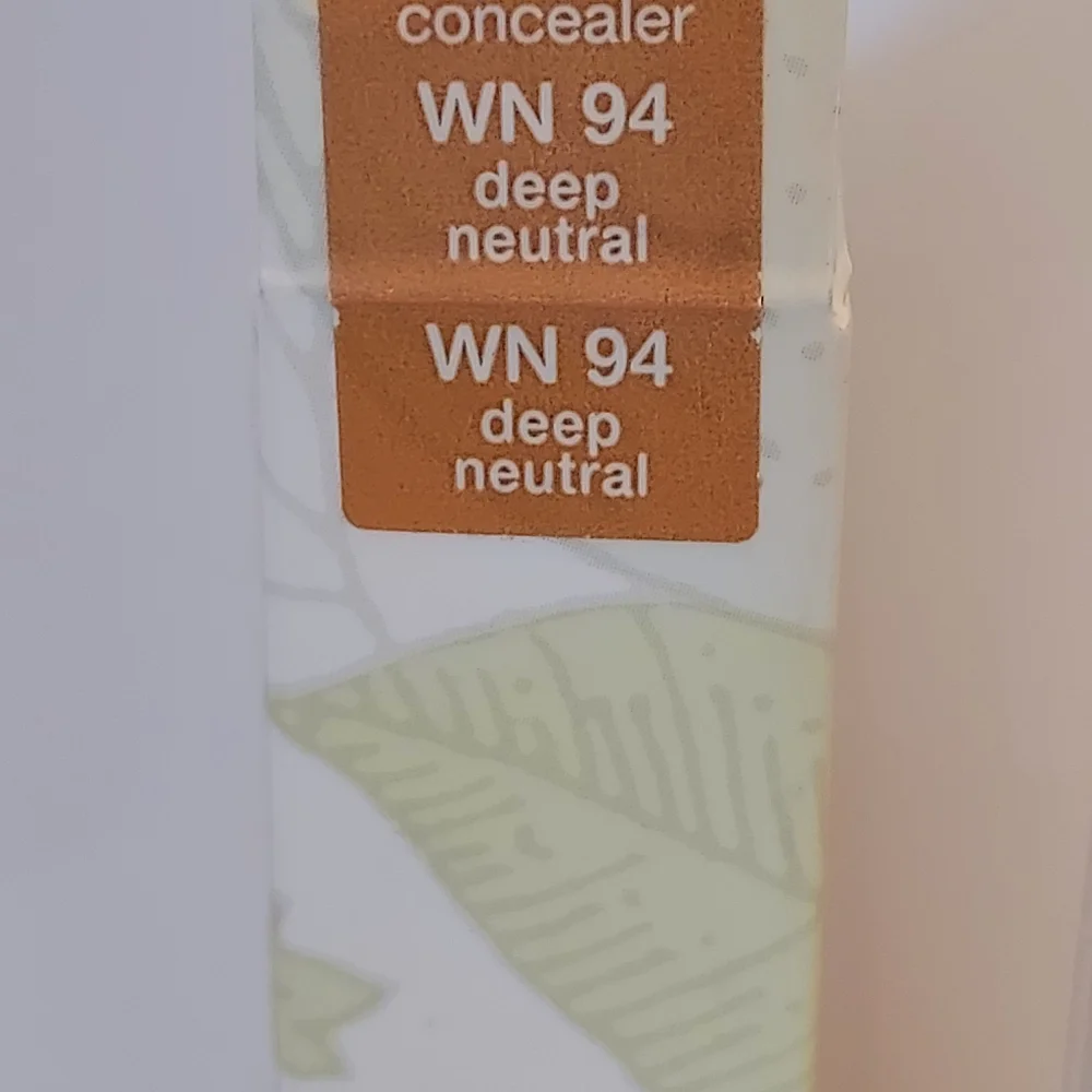 2 Kleo CLINIQUE Even Better All-Over Concealer + Eraser *WN 94 DEEP NEUTRAL